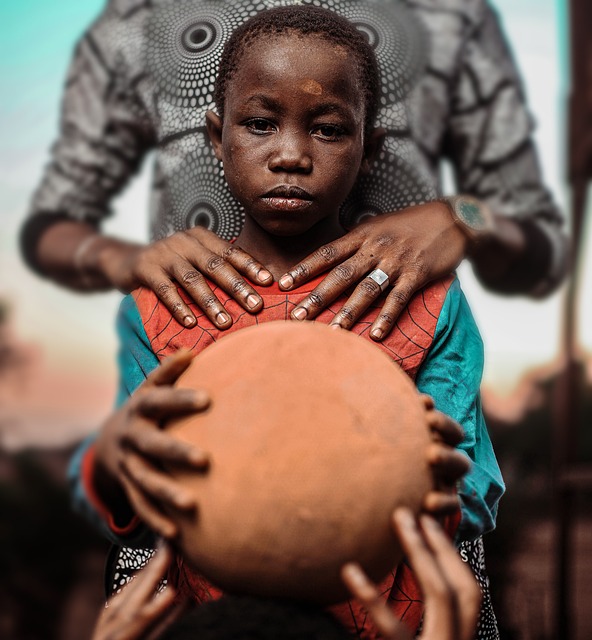 记者：尤文正努力与巴黎就穆阿尼达成协议，热刺也在争夺他